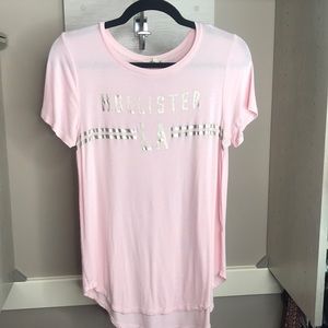 pink u-neck hollister tshirt